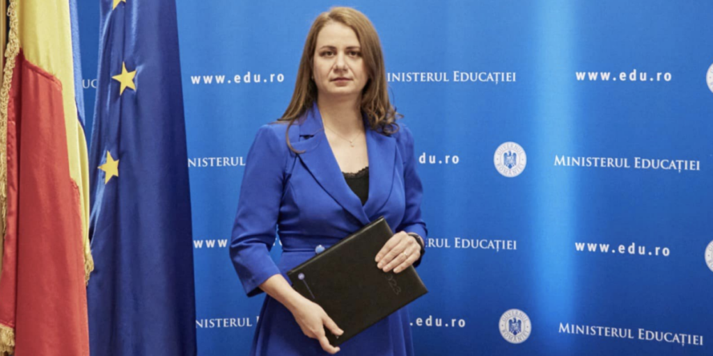 Profesorii români  vor fi pregătiți pentru pedagogie digitală cu 80 de milioane de euro